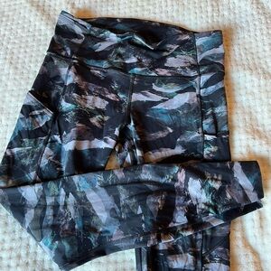 Women’s lululemon 25” inseam fast and free leggings size 8